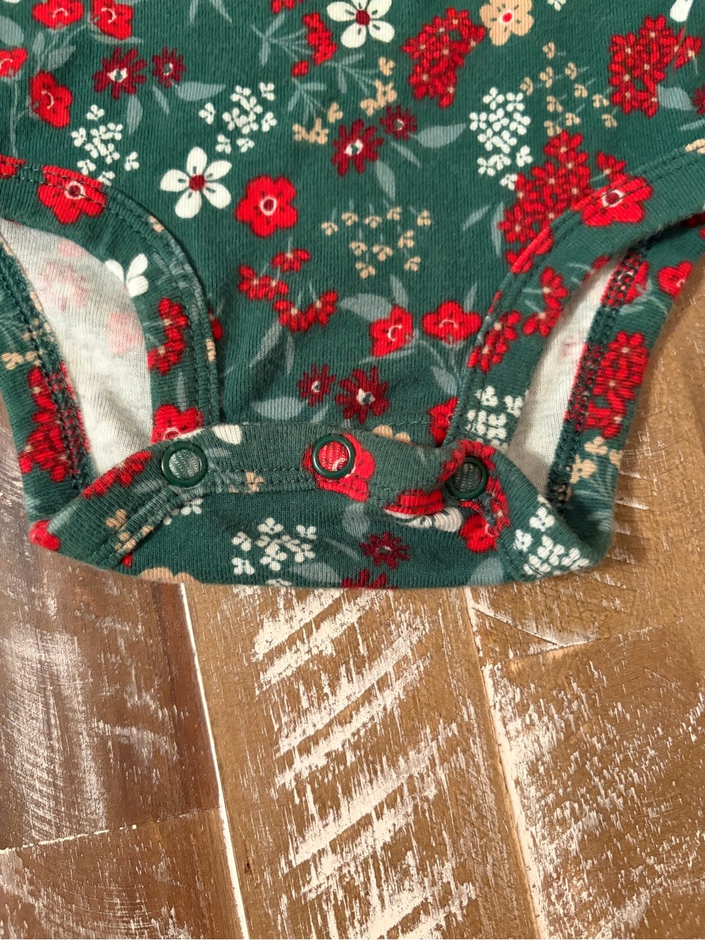 CARTER’S ONESIE - Picture 3 of 4